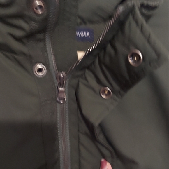 Green Tommy Hilfiger winter coat. Size xl - Picture 5 of 10